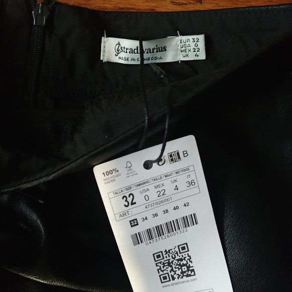 Stradivarius faux leather mini skirt - Picture 4 of 6